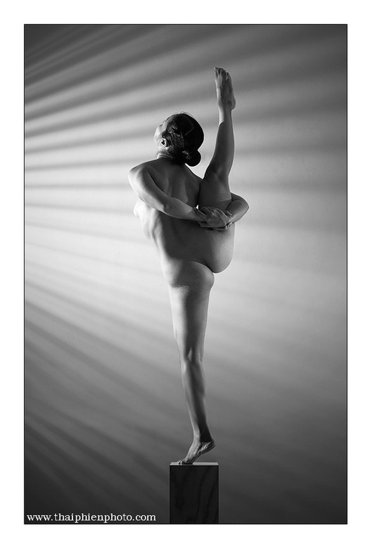 Famed Vietnamese photographer Thai Phien’s latest nude collection launched online