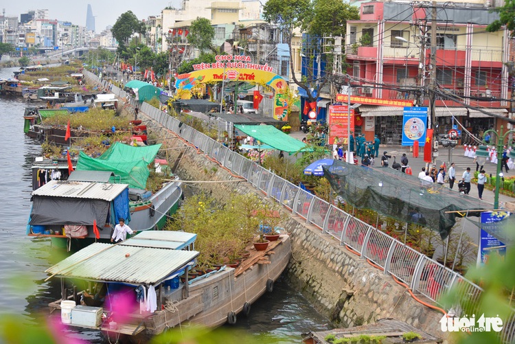 Ho Chi Minh City Goes Global: A floating market and waterway tourism, why not?