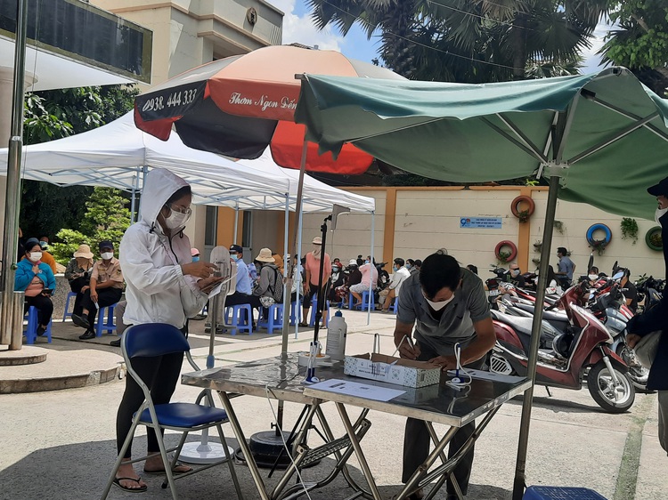 Ho Chi Minh City authorities seek visitors to testing site following detection of coronavirus case