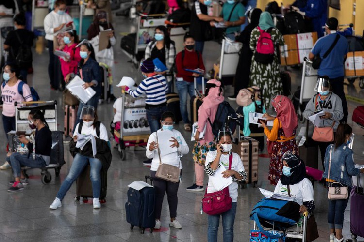 Philippines bars entry of travellers from Indonesia over Delta variant