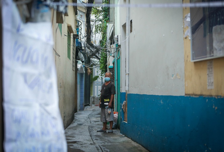 In photos: Ho Chi Minh City alleys in stark desolation because of COVID-19