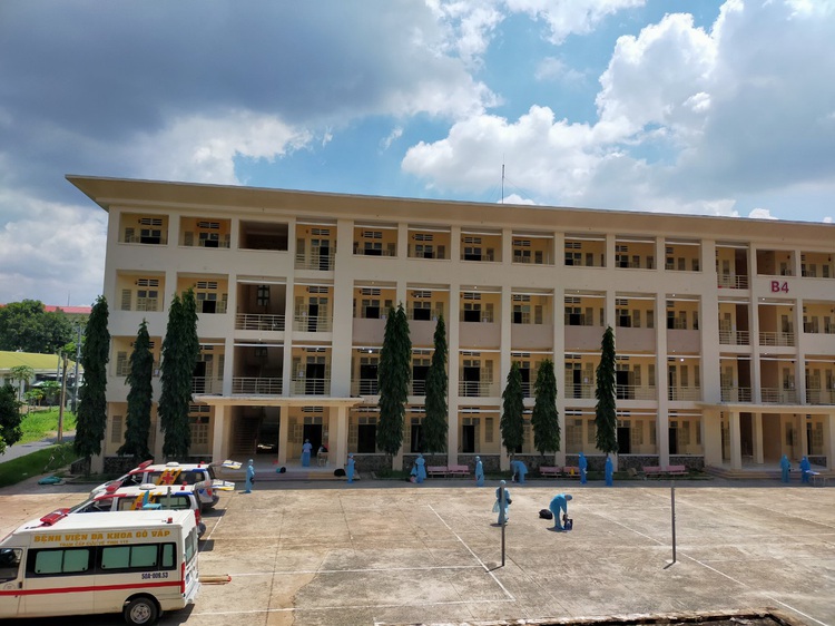 Ho Chi Minh City COVID-19 hospitals need more ambulances