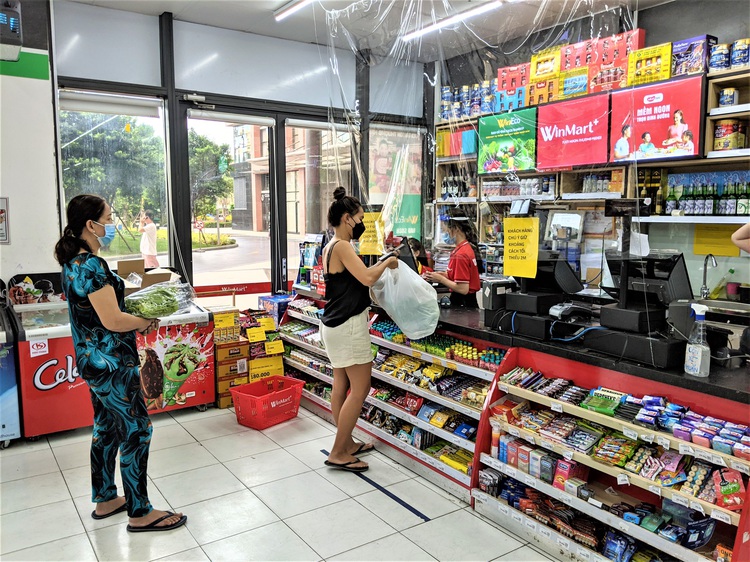Strict travel restrictions obstruct delivery services in Ho Chi Minh City