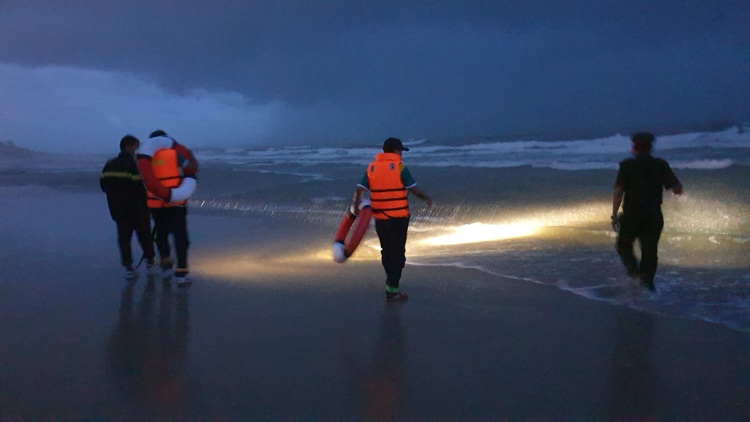 Two dead, child missing in drowning accident off Vietnamese island