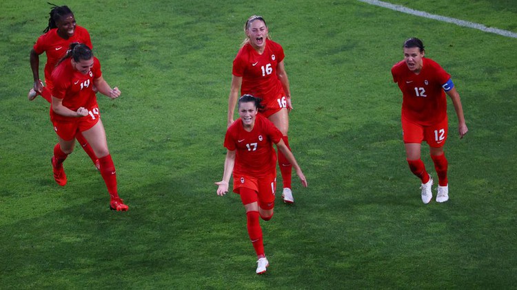 Soccer-Canada stun U.S. to set up final with Sweden