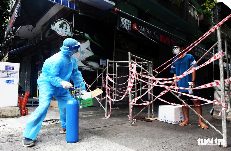 Man saves lives by providing free oxygen for COVID-19 patients in Ho Chi Minh City
