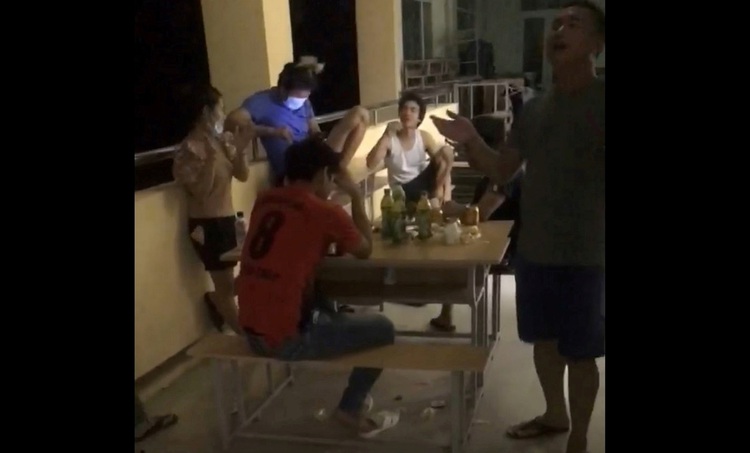 Farewell party prolongs six people’s stay at centralized quarantine facility in north-central Vietnam