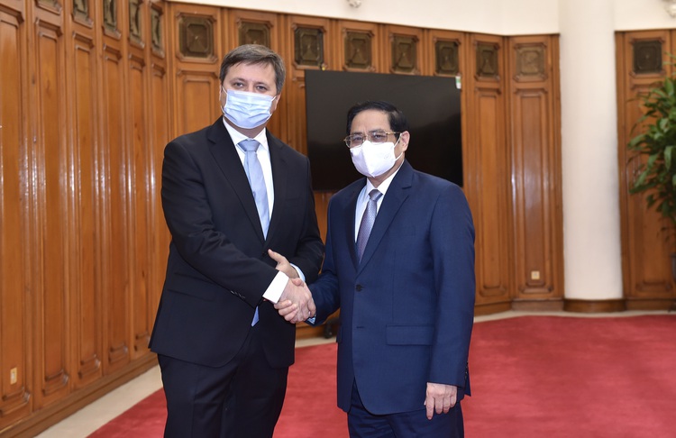 Poland donates over 500,000 COVID-19 vaccine doses to Vietnam