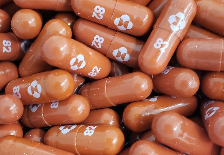 Vietnam to use antiviral drug Molnupiravir for treating COVID-19 patients at home