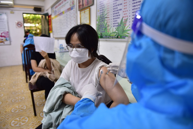 Do I need to get vaccinated after recovering from COVID-19?