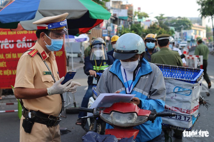 Ho Chi Minh City helps 412,000 households buy food in first week of stay-home order