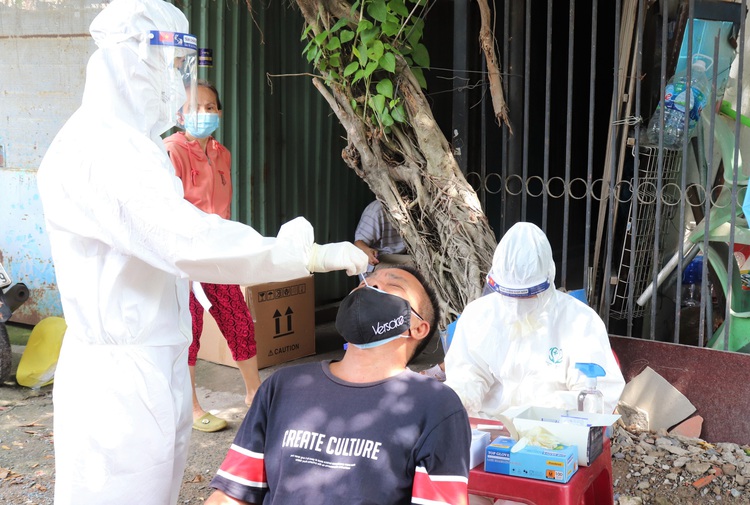 Coronavirus infection rate drops to below 2% among tested samples in Ho Chi Minh City