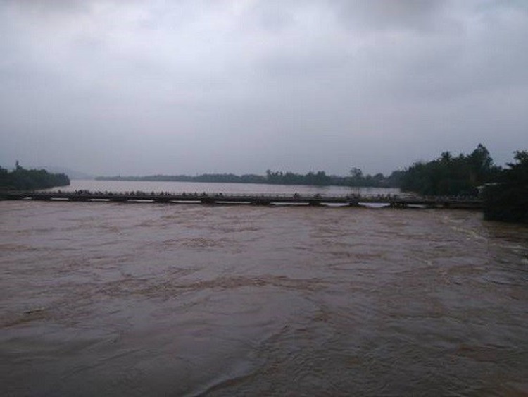 Three family members drown while clamming in central Vietnam