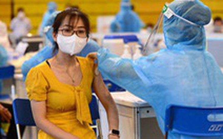 Ho Chi Minh City districts announce initial control over COVID-19 outbreak