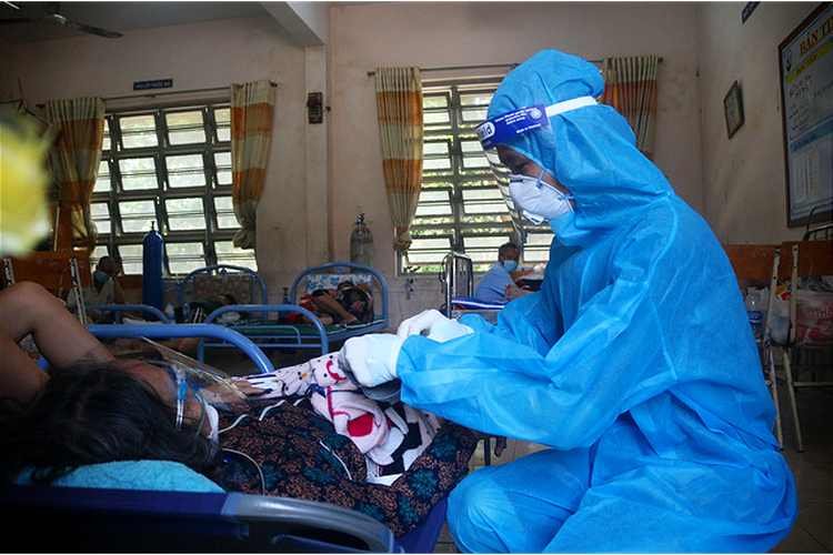 How can recovered patients take part in Ho Chi Minh City’s COVID-19 response?