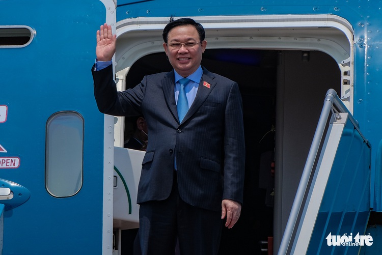 Vietnam legislature hands over 200,000 donated COVID-19 jabs following chairman’s trip to Europe
