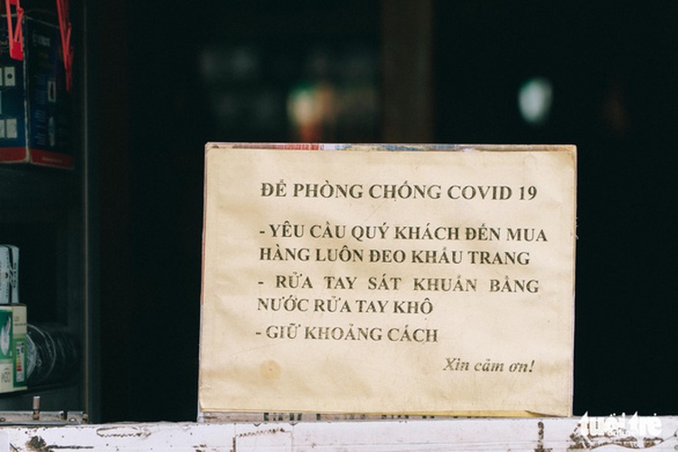 Hanoi dwellers return to local eateries as takeaway services reopen