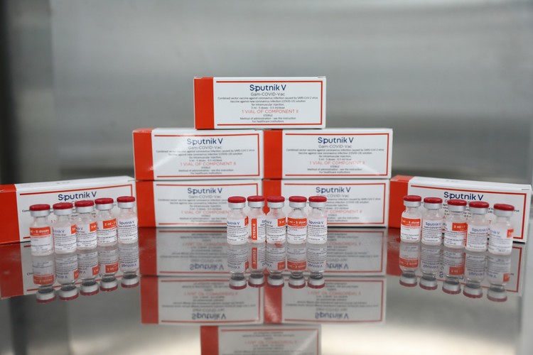 Vietnam successfully produces first batch of Sputnik V COVID-19 vaccine