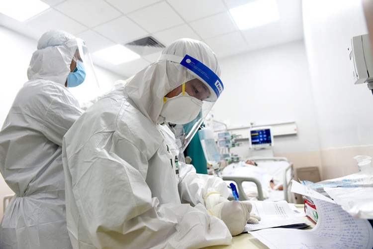 Health ministry announces 4,363 new coronavirus infections in Vietnam