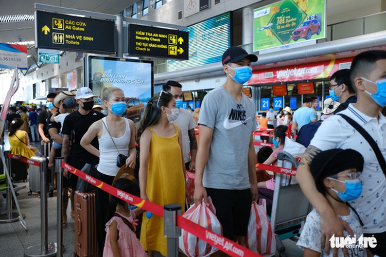 Vietnam’s Da Nang restore rail, air transport services