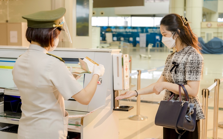 Passengers with fever above 37.5 degrees Celsius to be barred from flights: Noi Bai Airport