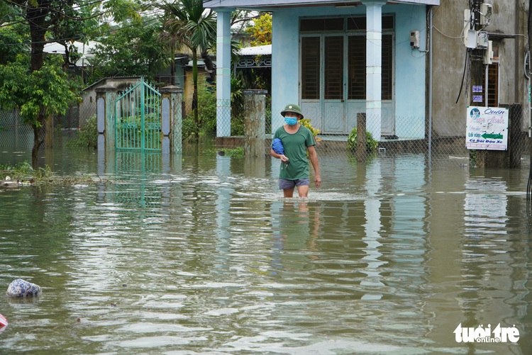 Vietnamese province evacuates 2,500 residents due to floods, landslides