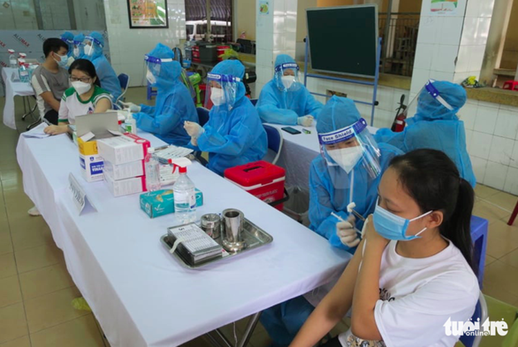 Ho Chi Minh City education department proposes resuming offline schooling in December
