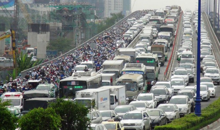 Ho Chi Minh City mulls downtown toll collection to ease traffic jam