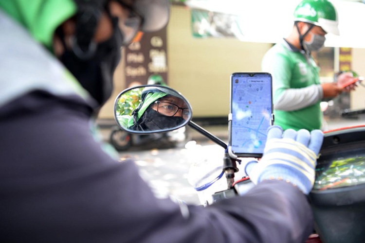 Becoming rideshare driver improves this Vietnamese woman's life