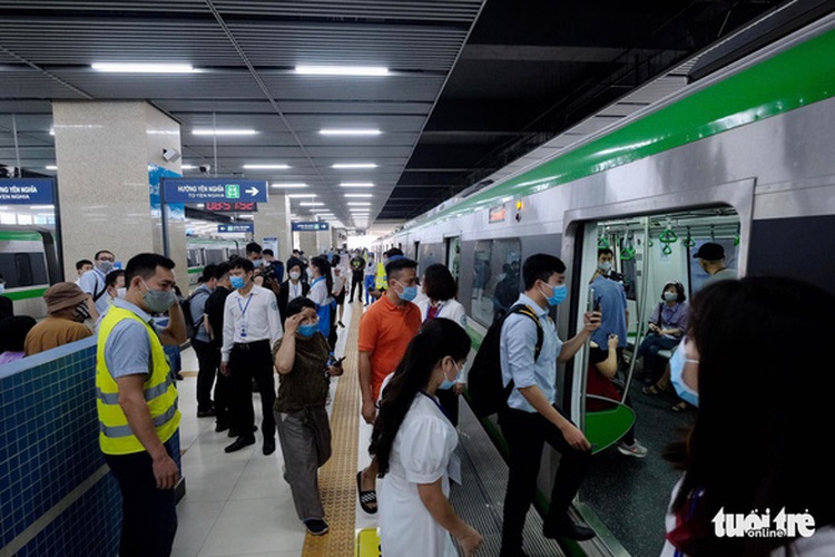 Vietnam’s first metro welcomes first passengers in Hanoi