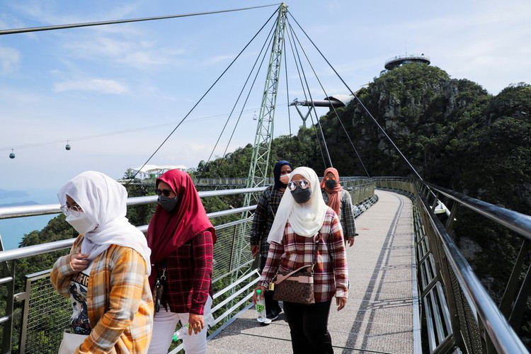 Malaysia to reopen to international visitors by January 1: government council