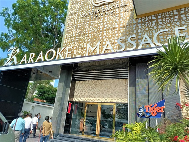 Discos, karaoke shops, massage parlors back to service in Vietnam’s Khanh Hoa