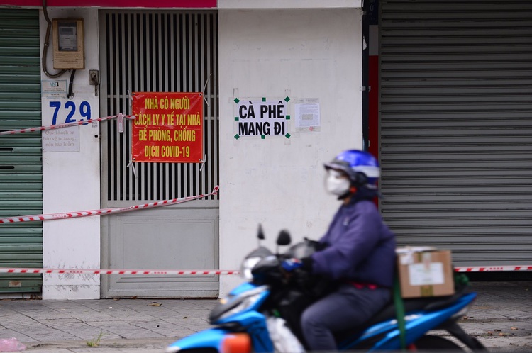 Hanoi requires arrivals from Ho Chi Minh City to self-quarantine amid surging COVID-19 cases