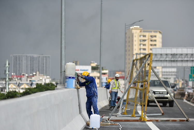 Hanoi equips ring road with thousands of sound absorbing panels