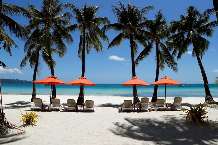 Philippines to reopen 'soon' to vaccinated foreign tourists