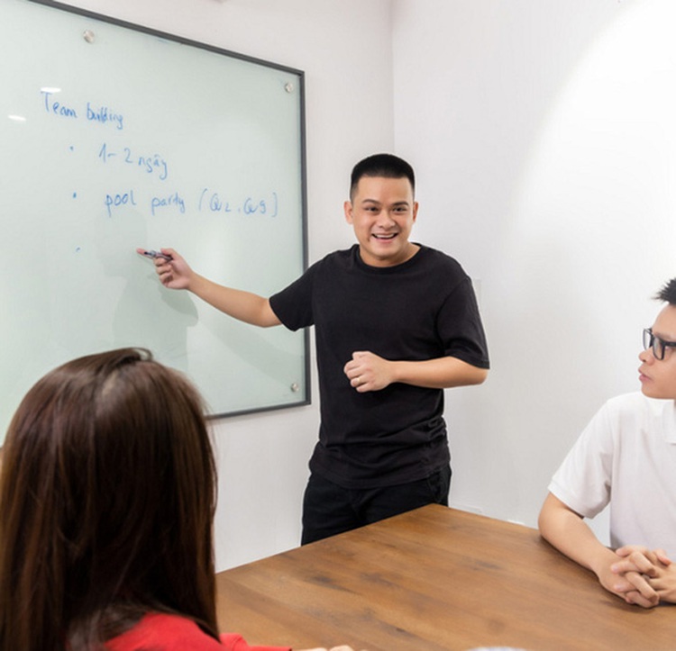 Vietnamese man succeeds by turning weakness into strength