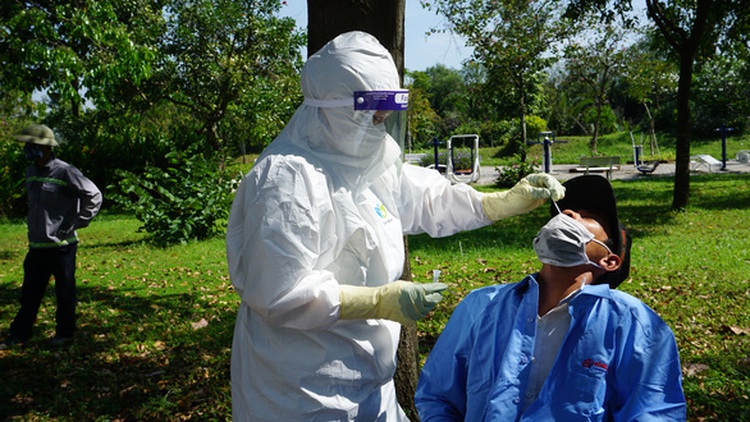 Vietnam reports almost 13,000 new coronavirus cases, announces 190 deaths