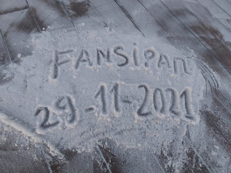 Hoar frost covers Vietnam’s Fansipan as temperatures plunge to zero degrees Celsius