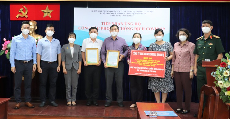 US firm donates 5 million face masks to Ho Chi Minh City