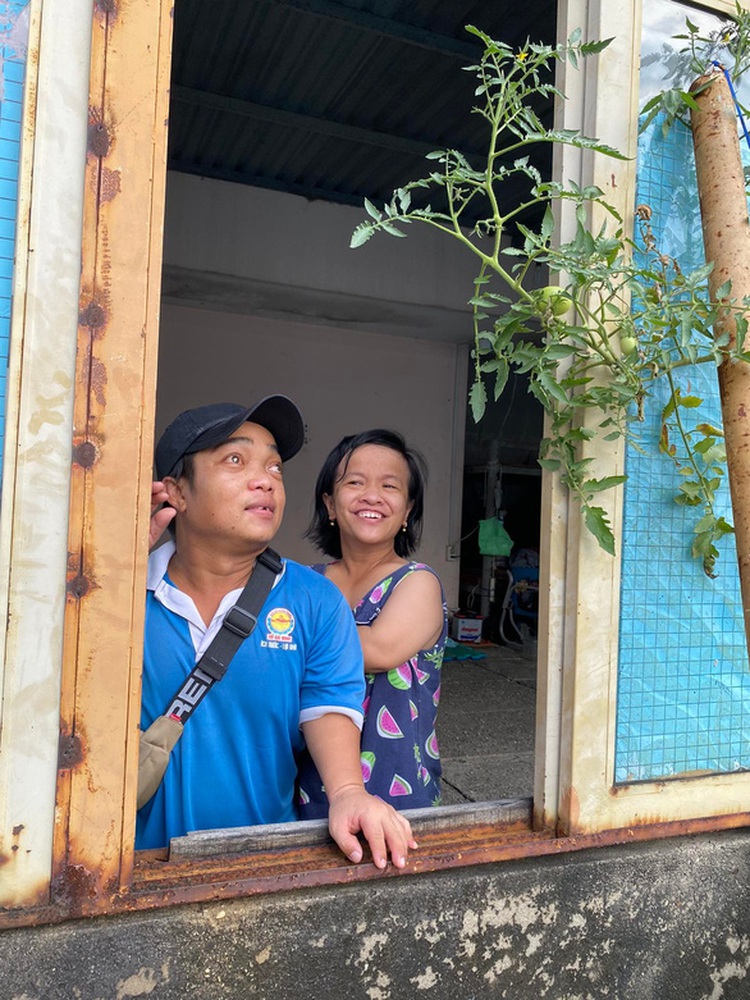 Physically challenged Vietnamese couple’s athletic dreams raise them to new heights