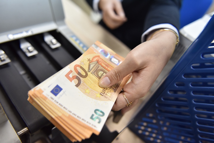 Remittances to Vietnam projected to hit a record $18.1bn in 2021: WB, KNOMAD