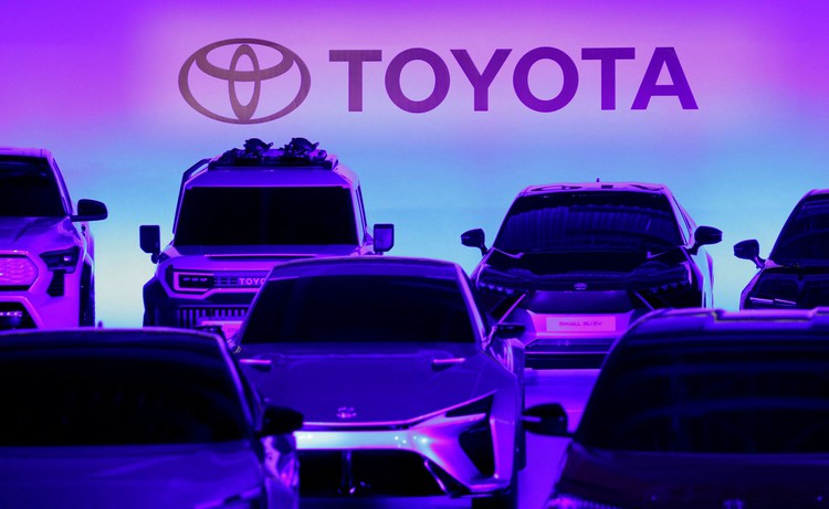 Toyota commits $70 bln to bolster electrification, shares rally