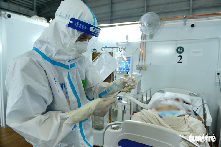 Ho Chi Minh City seeks 3,000 more health workers amid rising COVID-19 hospitalizations
