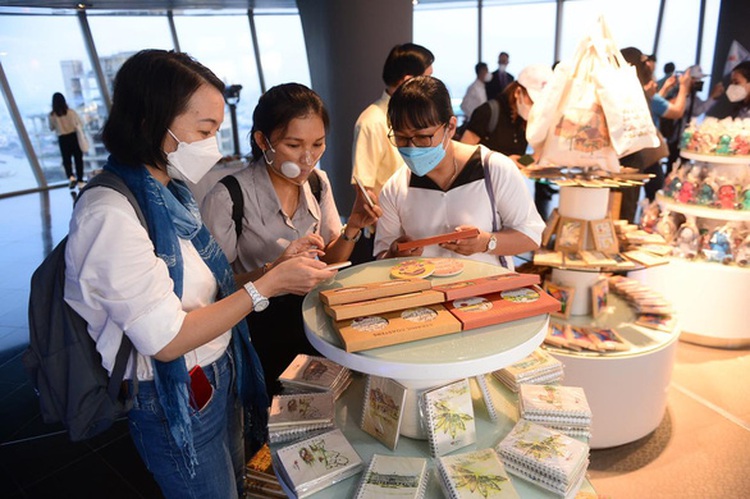 Ho Chi Minh City launches inner-city tour to woo visitors