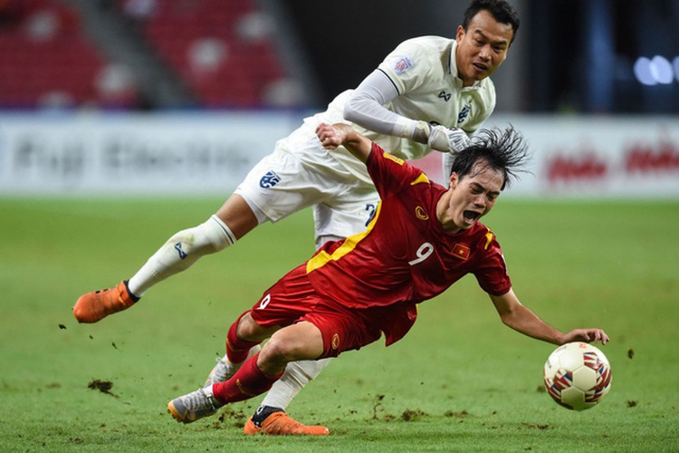 Vietnam lose to Thailand in first leg of AFF Suzuki Cup semifinal