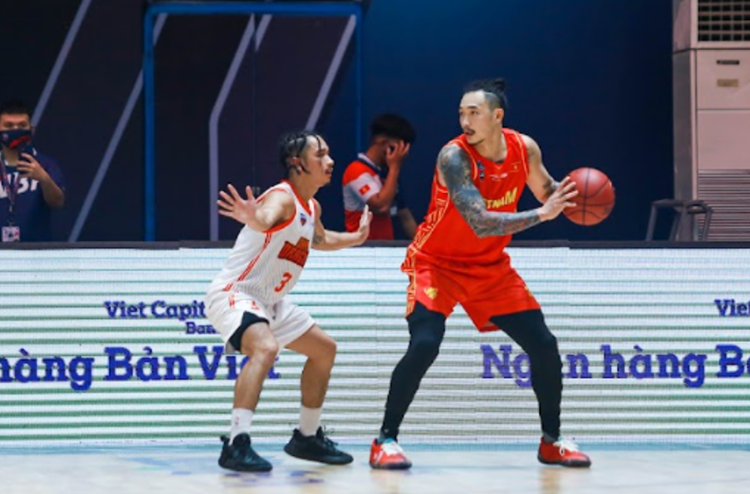 Vietnamese national basketball team convenes online talk with fans