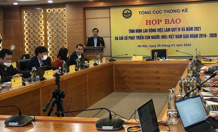 COVID-19 drives 1.4mn people out of work in Vietnam in 2021: GSO