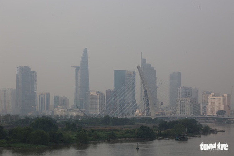 Ho Chi Minh City’s sky goes dull gray due to heavy air pollution
