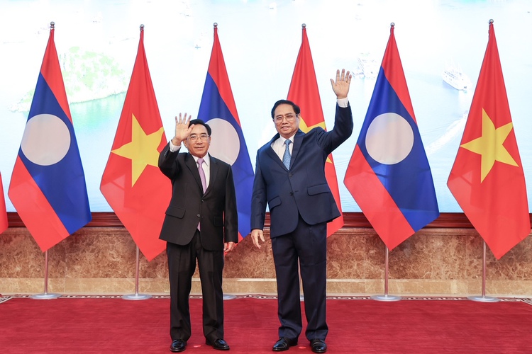 Vietnam treasures special ties with Laos