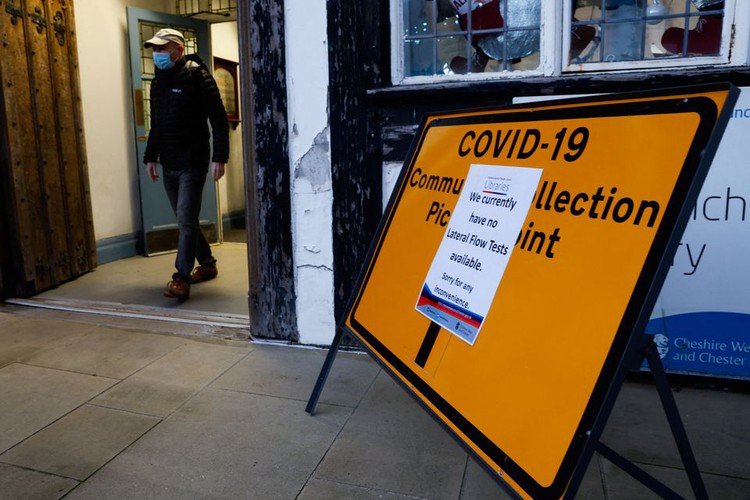 UK's Johnson plans to scrap COVID-19 self-isolation law: The Telegraph